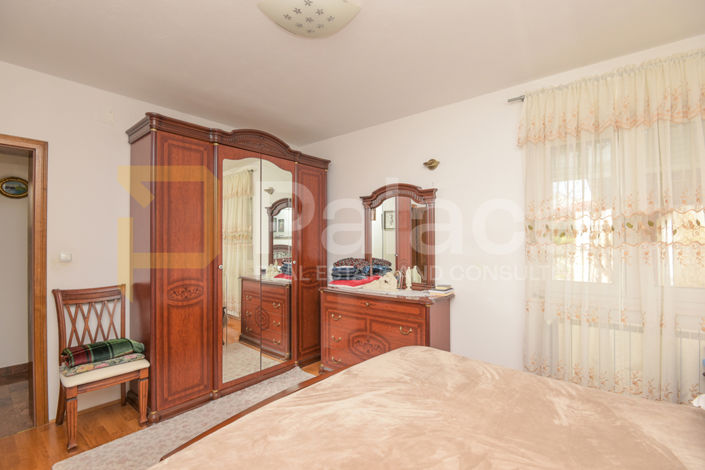 Image No.8-3 Bed House for sale