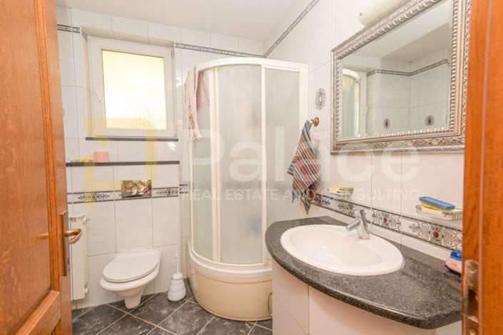 Image No.9-3 Bed House for sale