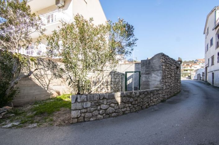 Image No.17-5 Bed Townhouse for sale