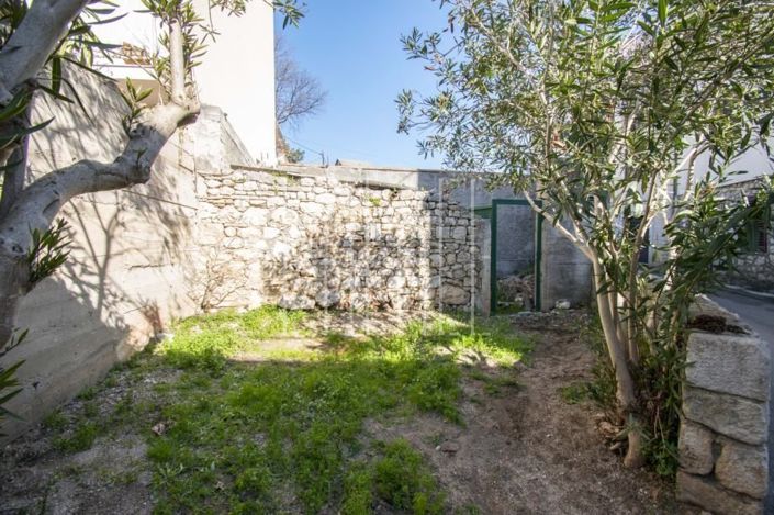 Image No.19-5 Bed Townhouse for sale