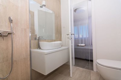 dvije-luksuzne-vile-kastel-kambelovac_6
