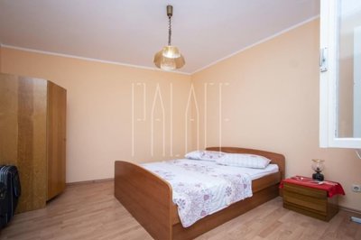 odlicna-kuca-sa-2-stana-i-poslovnim-prostorom-u-centru_4