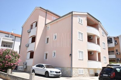 turisticki-objekt-sa-12-apartmana-s-pogledom-na-more-srima_1