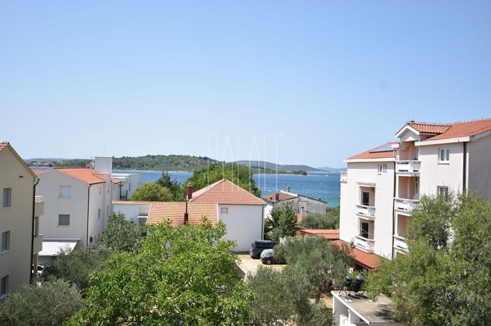 Image No.2-Maison de 15 chambres à vendre à Vodice