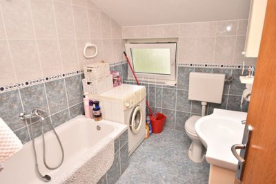 turisticki-objekt-sa-12-apartmana-s-pogledom-na-more-srima_7