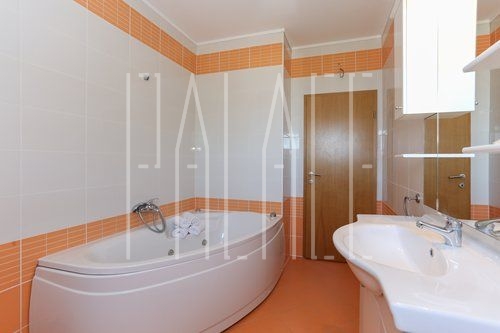 Image No.10-Appartement de 4 chambres à vendre à Seget