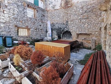 kamena-kuca-u-povijesnoj-jezgri-staroga-grada-na-hvaru_6