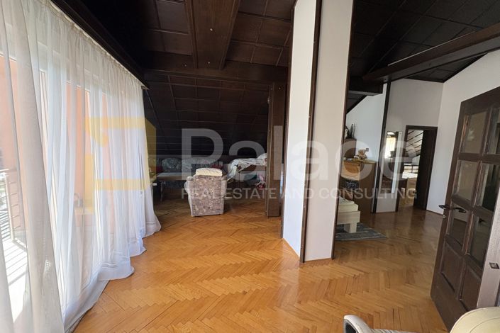 Image No.16-10 Bed House for sale