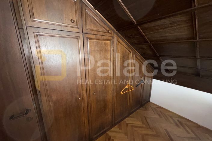 Image No.18-10 Bed House for sale