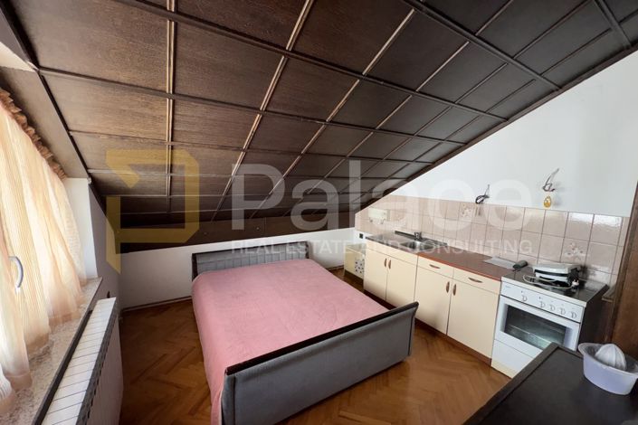 Image No.20-10 Bed House for sale