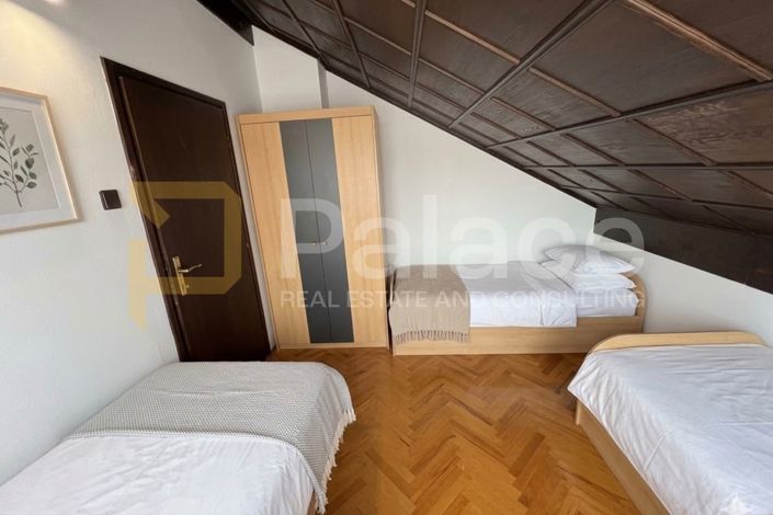 Image No.21-10 Bed House for sale