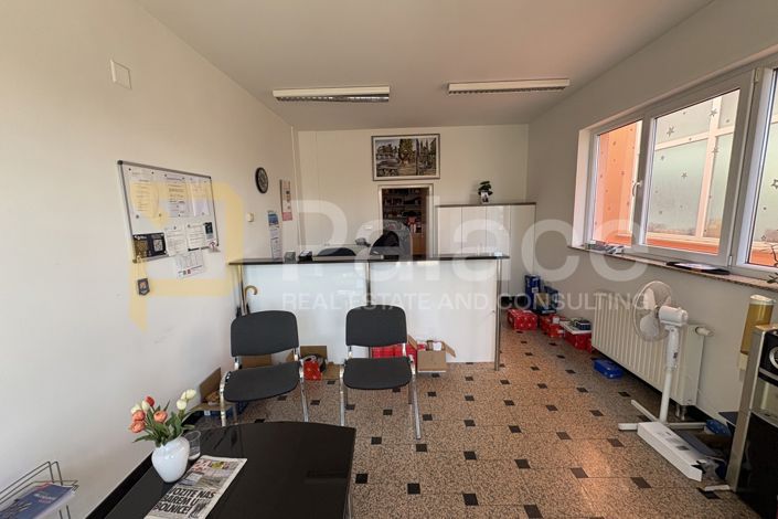 Image No.25-10 Bed House for sale