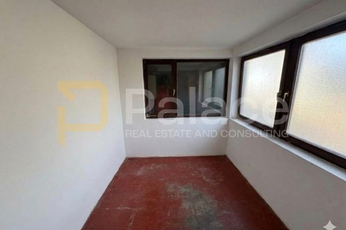 Image No.27-10 Bed House for sale