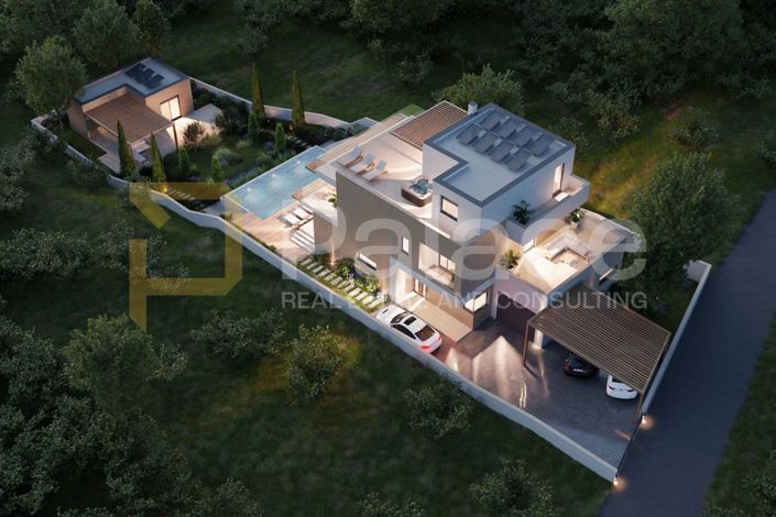 Image No.2-5 Bed Villa for sale