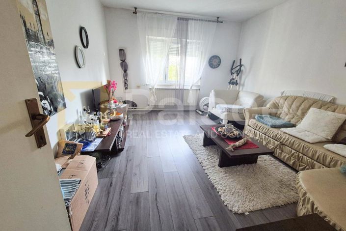 Image No.19-2 Bed House for sale