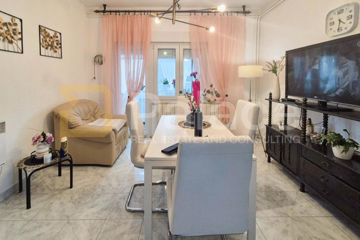 Image No.6-2 Bed House for sale