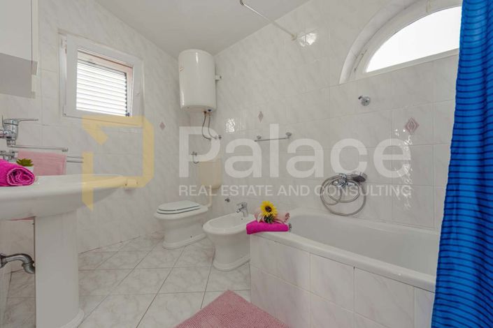 Image No.20-3 Bed House for sale