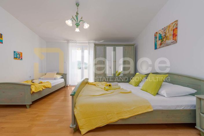 Image No.27-3 Bed House for sale