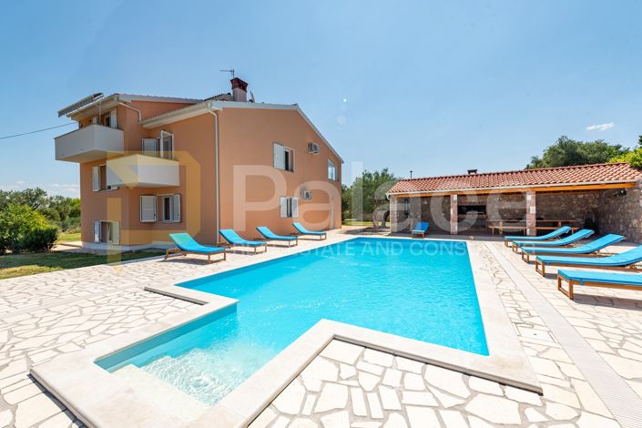 Image No.6-3 Bed House for sale