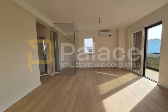Image No.10-5 Bed House for sale