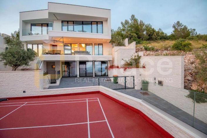 Image No.12-4 Bed House for sale