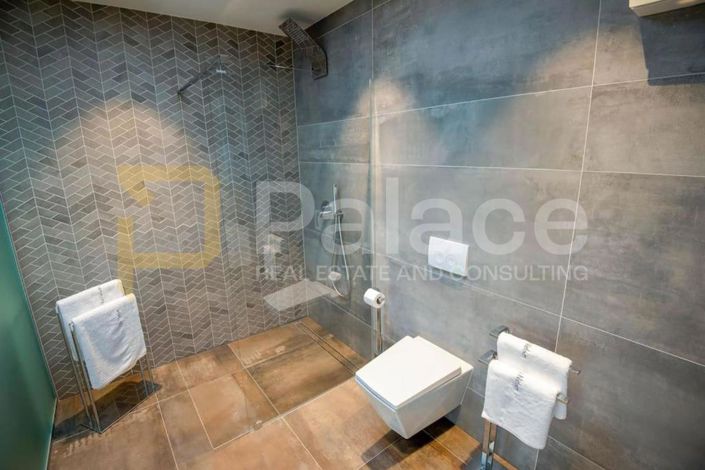 Image No.15-4 Bed House for sale