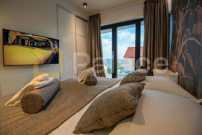 Image No.16-4 Bed House for sale