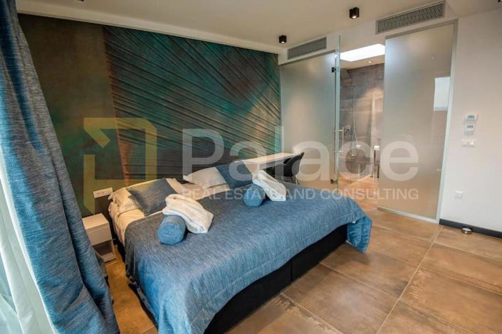 Image No.20-4 Bed House for sale