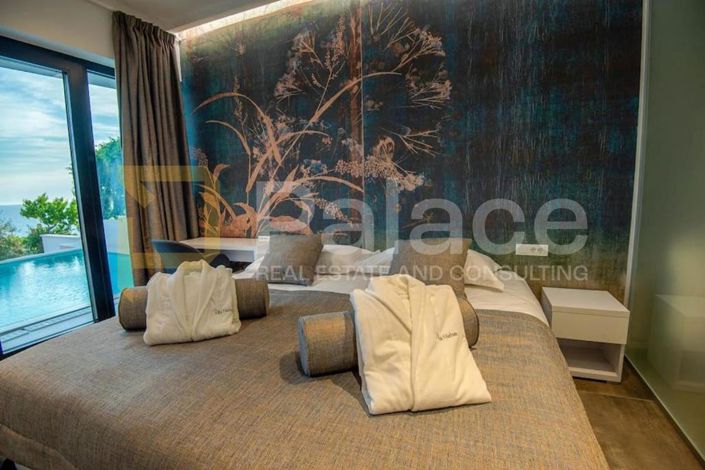 Image No.21-4 Bed House for sale