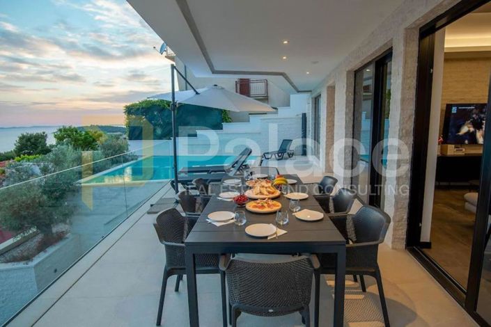 Image No.24-4 Bed House for sale