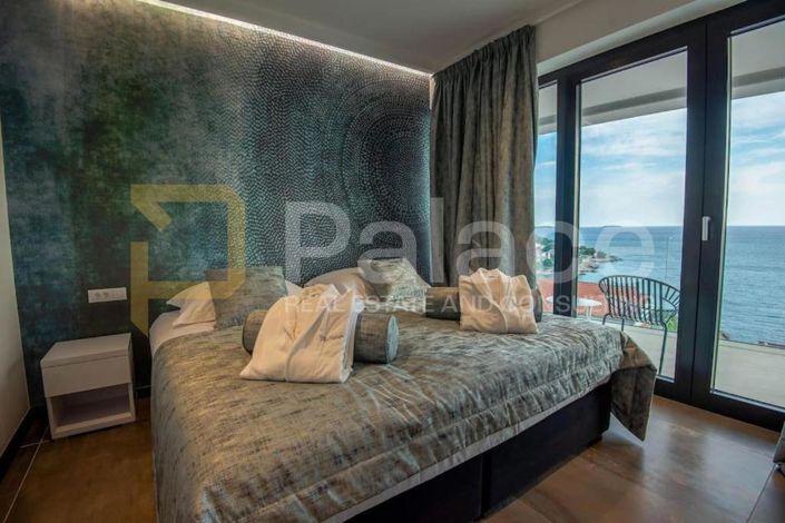 Image No.8-4 Bed House for sale