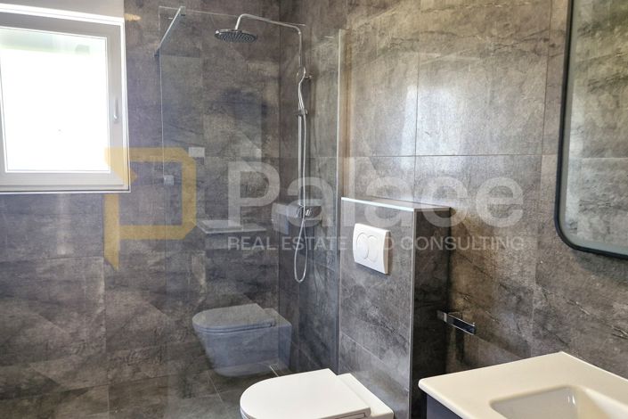 Image No.19-3 Bed Townhouse for sale