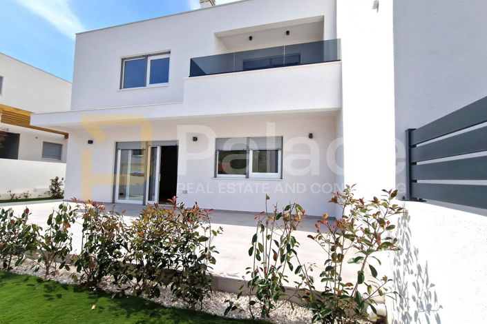 Image No.2-3 Bed Townhouse for sale