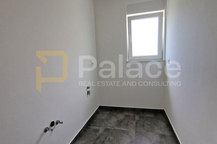 Image No.28-3 Bed Townhouse for sale