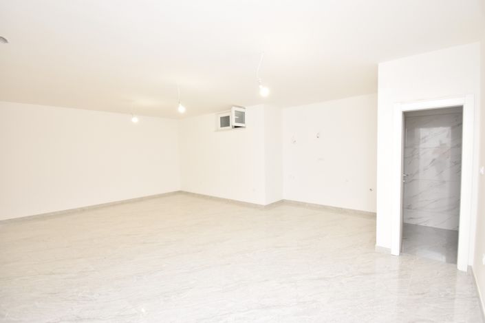 Image No.13-3 Bed House for sale