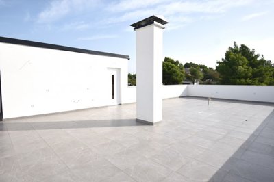 samostojeca-nova-kuca-s-bazenom-i-dvoristem-vodice-319-m2_15
