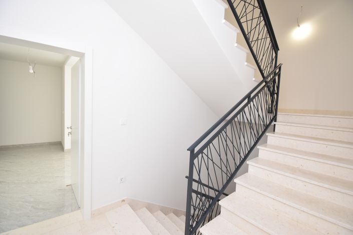 Image No.5-3 Bed House for sale