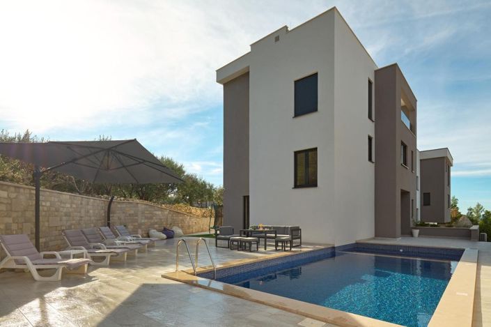 Image No.12-5 Bed Villa for sale