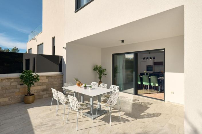 Image No.3-5 Bed Villa for sale