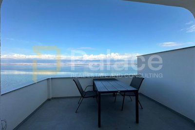 prvi-red-do-mora-potpuno-namjesten-stan-45m2_2
