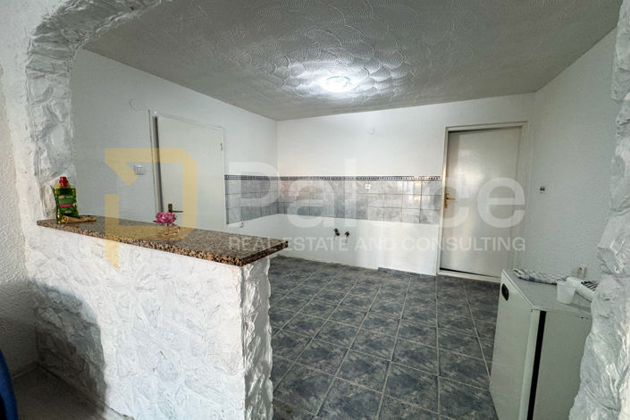 Image No.10-5 Bed House for sale
