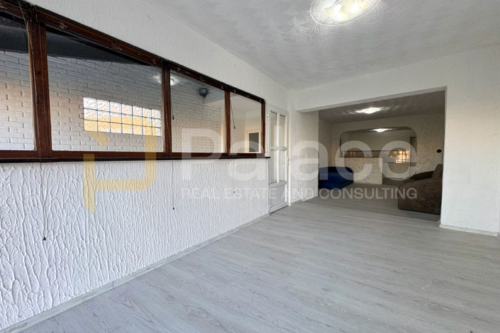Image No.12-5 Bed House for sale