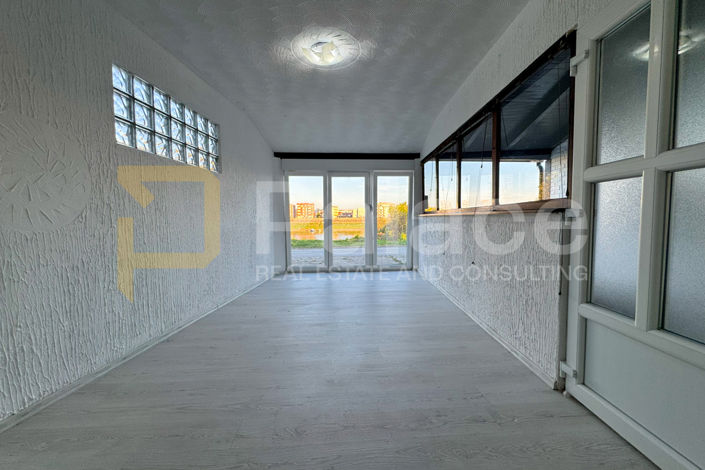 Image No.3-5 Bed House for sale