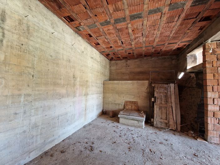 Image No.13-6 Bed House for sale