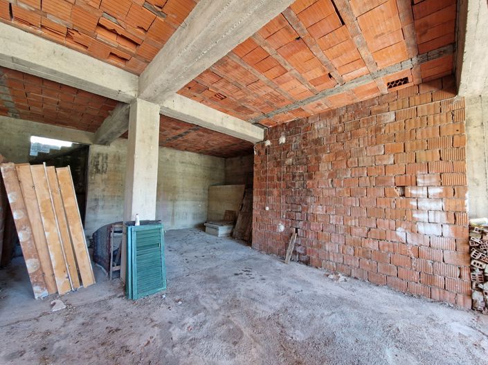 Image No.14-6 Bed House for sale
