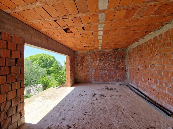 Image No.6-6 Bed House for sale