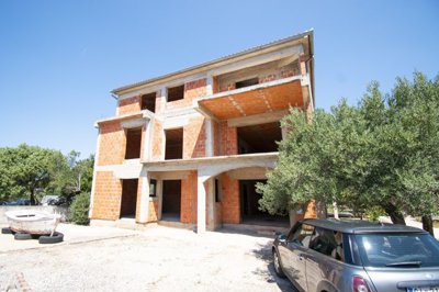 nezavrsena-zgrada-na-brodarici-41357-m2_1