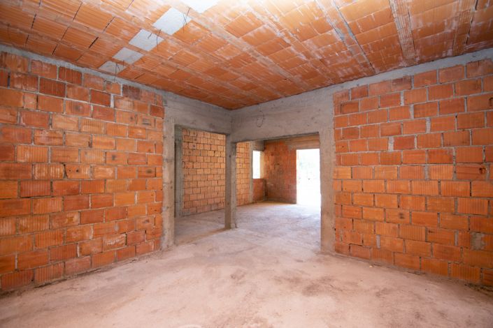 Image No.5-8 Bed House for sale