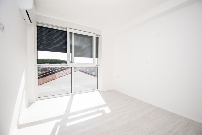 Image No.21-3 Bed Apartment for sale