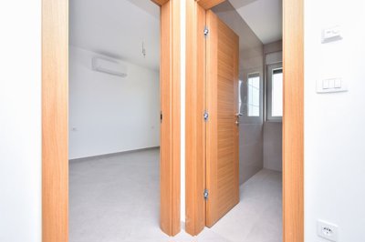 stan-u-novogradnji-na-drugom-katu-primosten-91-m2_4